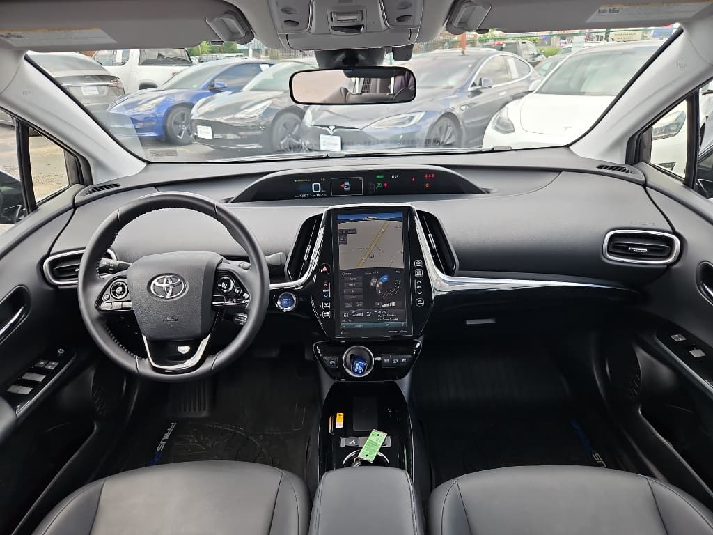2020 Toyota Prius Prime view 17