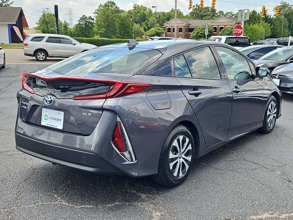 2020 Toyota Prius Prime view 3