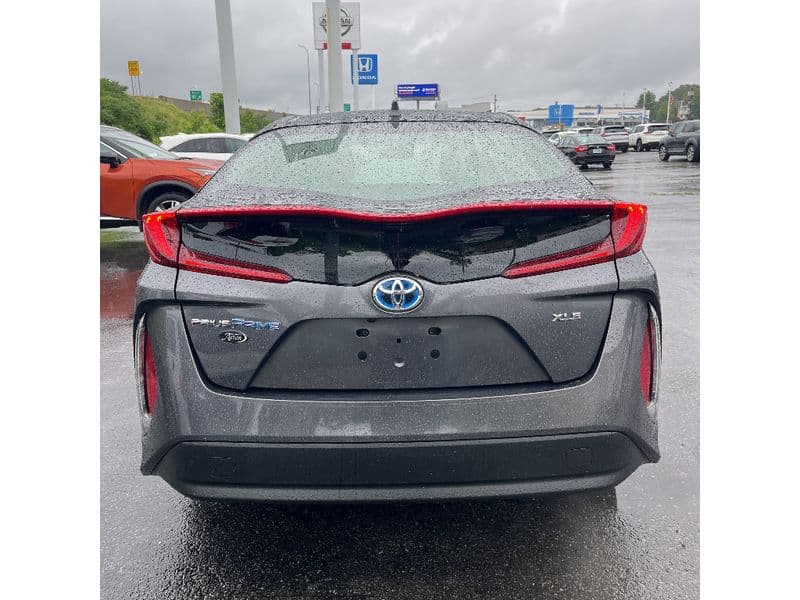 2020 Toyota Prius Prime view 4