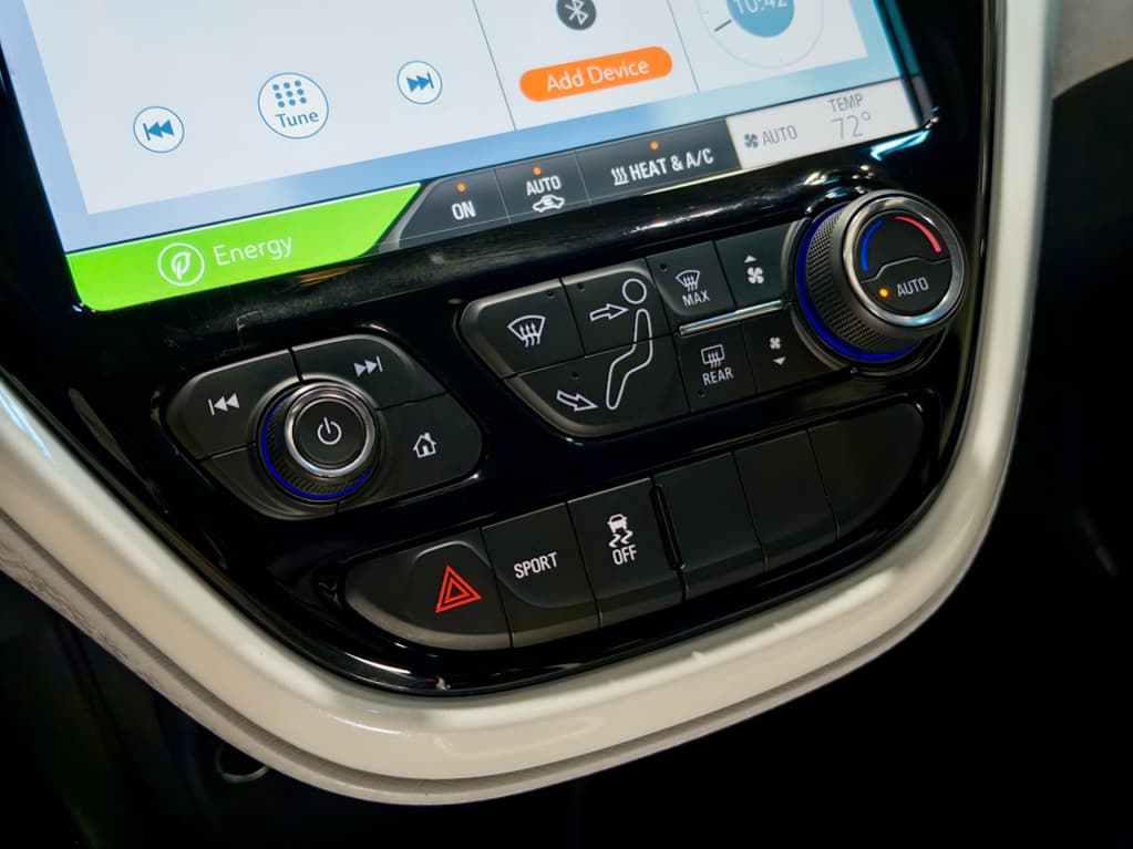 2020 Chevrolet Bolt EV view 16