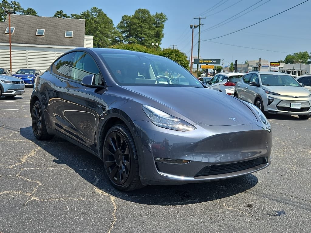 2021 Tesla Model Y view 4