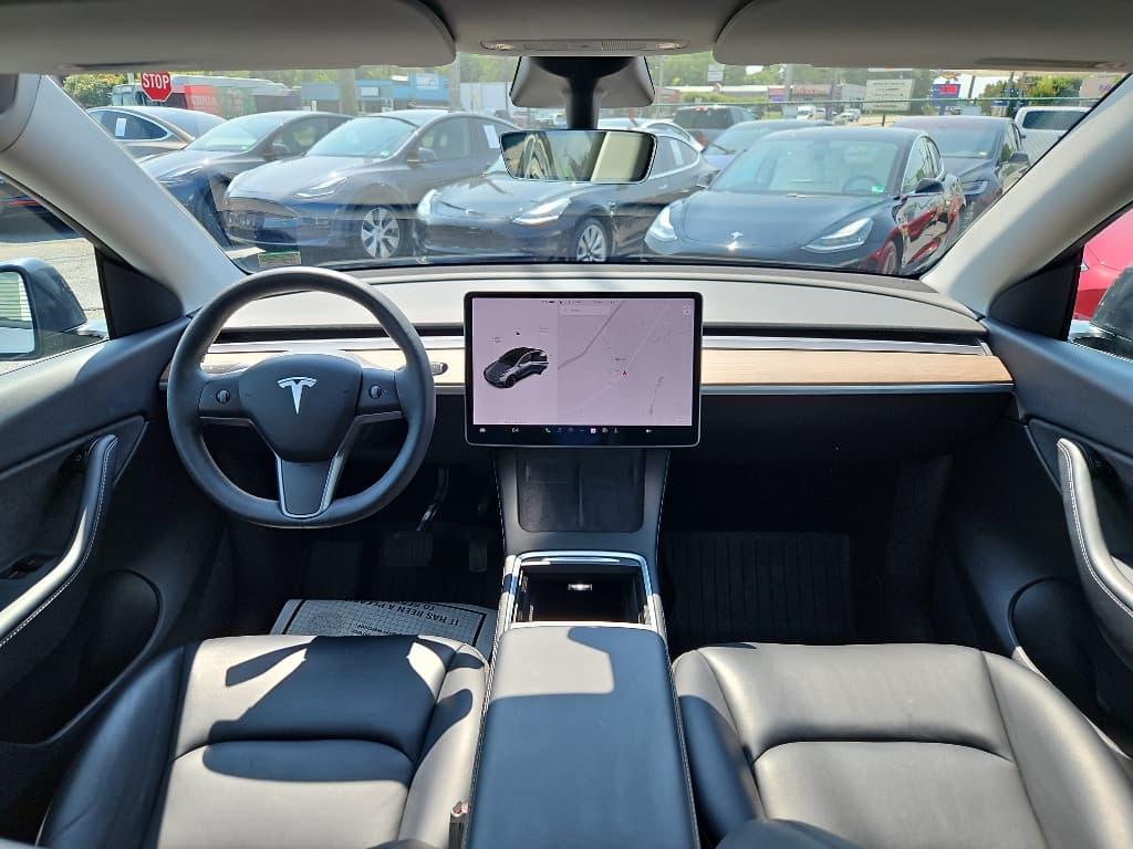 2021 Tesla Model Y view 8