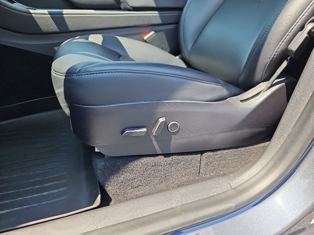 2021 Tesla Model Y view 7