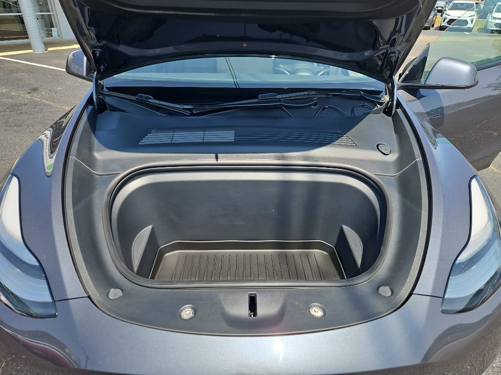 2021 Tesla Model Y view 20