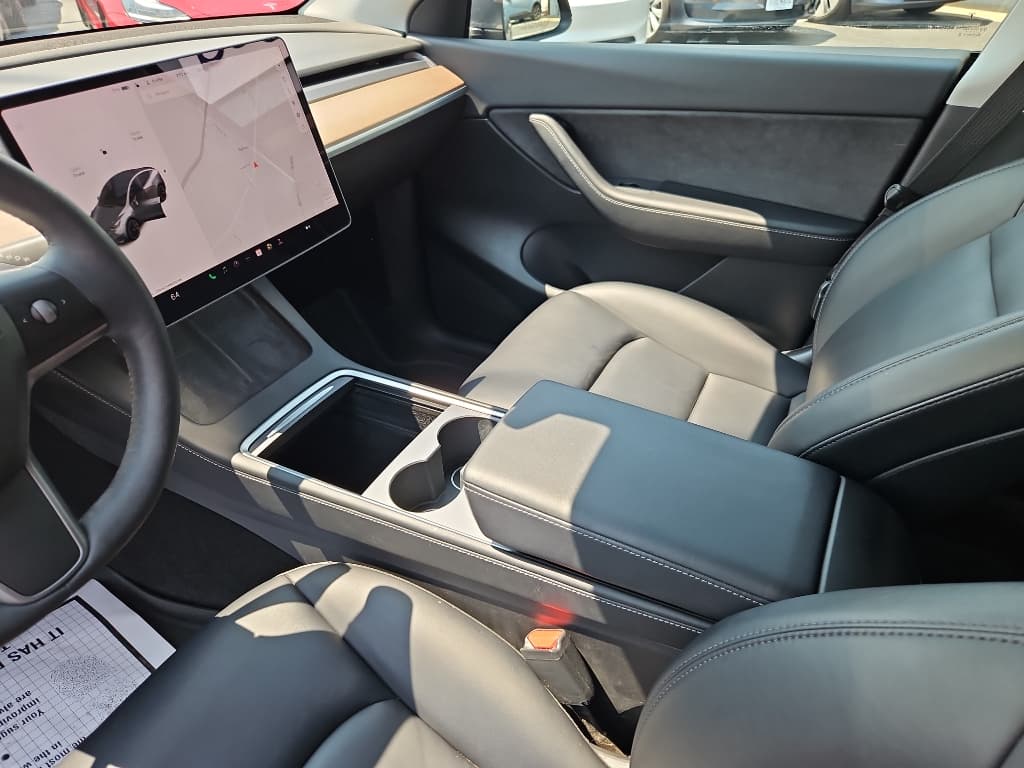 2021 Tesla Model Y view 14