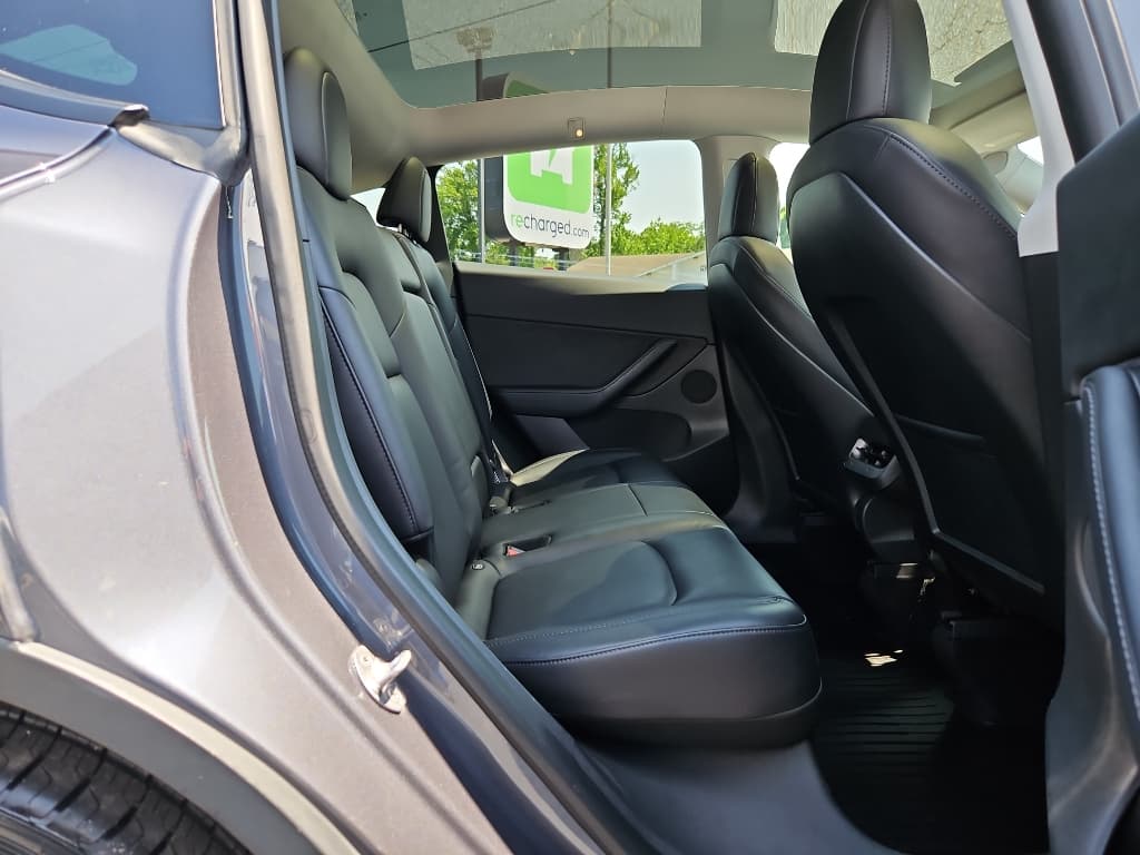 2021 Tesla Model Y view 16