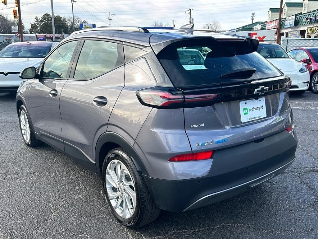 2023 Chevrolet Bolt EUV view 2