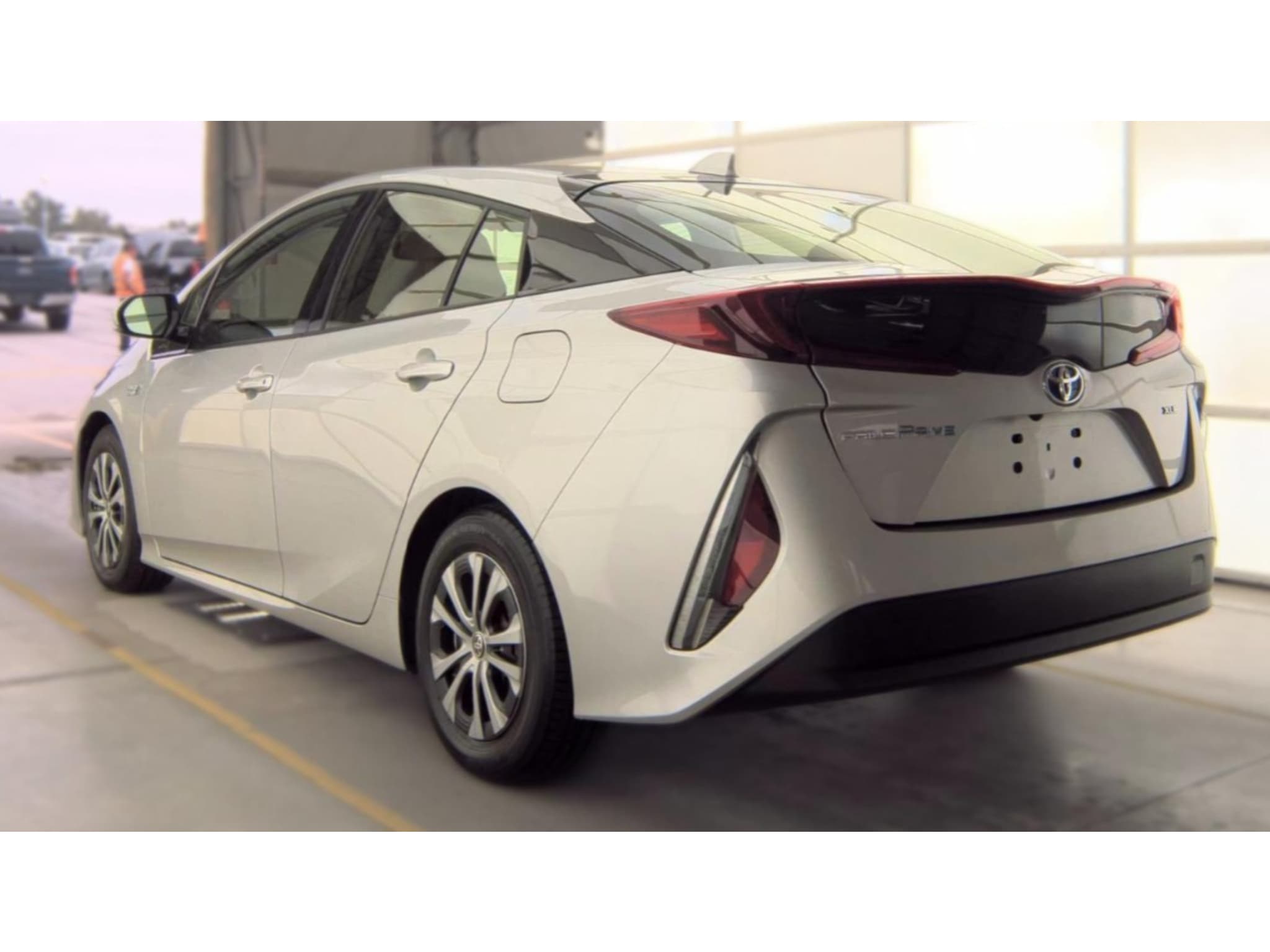 2020 Toyota Prius Prime view 4