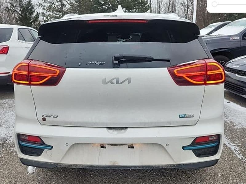 2022 Kia Niro EV view 4