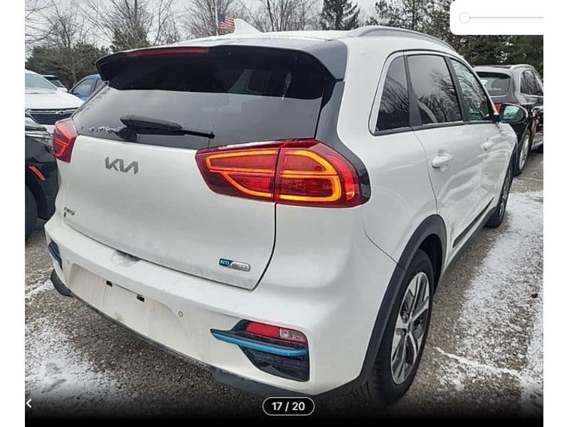 2022 Kia Niro EV view 5