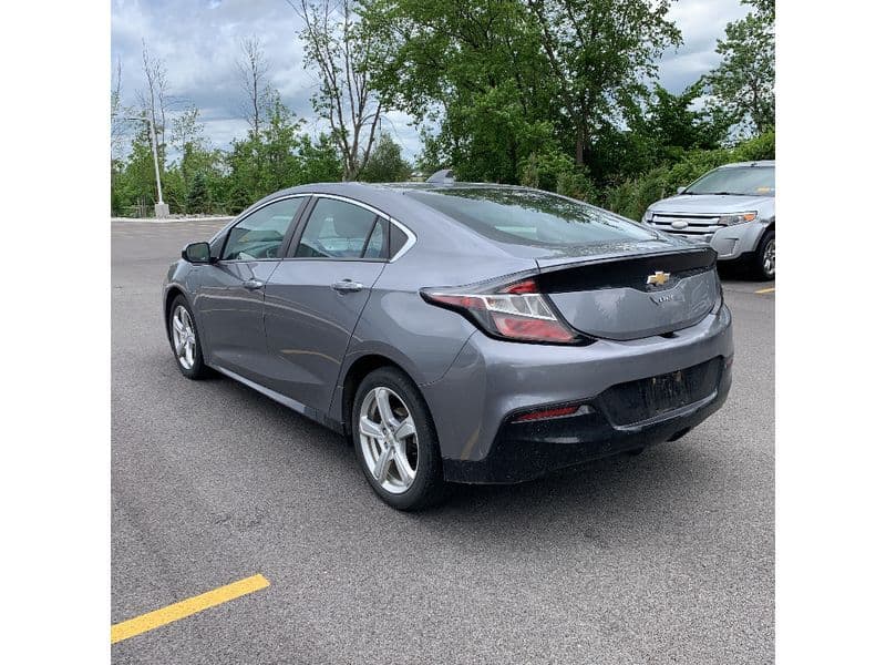 2018 Chevrolet Volt view 3