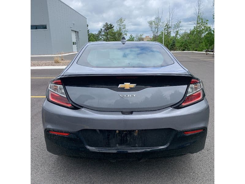 2018 Chevrolet Volt view 4
