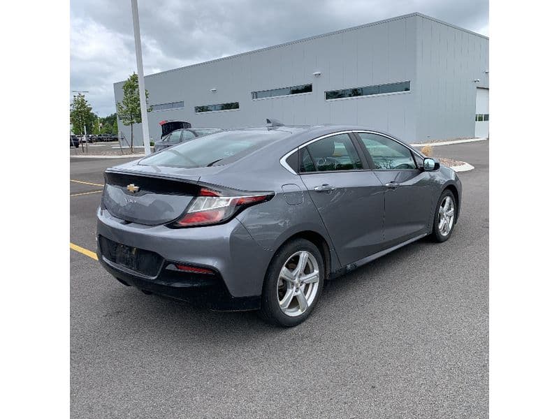 2018 Chevrolet Volt view 5