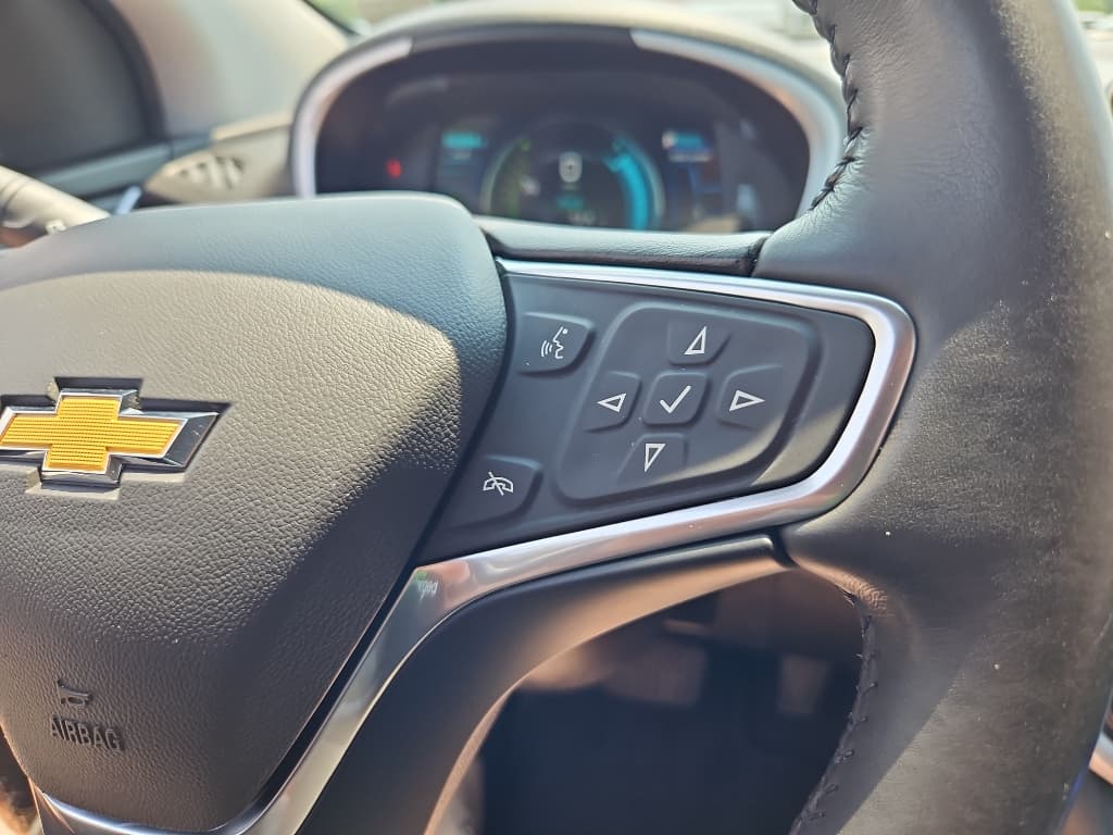 2018 Chevrolet Volt view 10