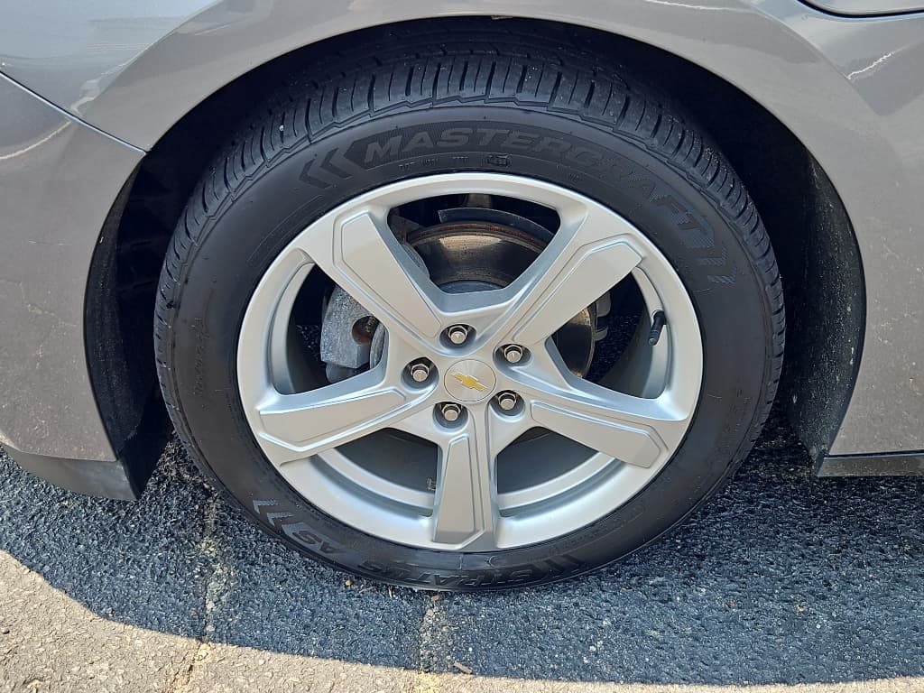 2018 Chevrolet Volt view 24