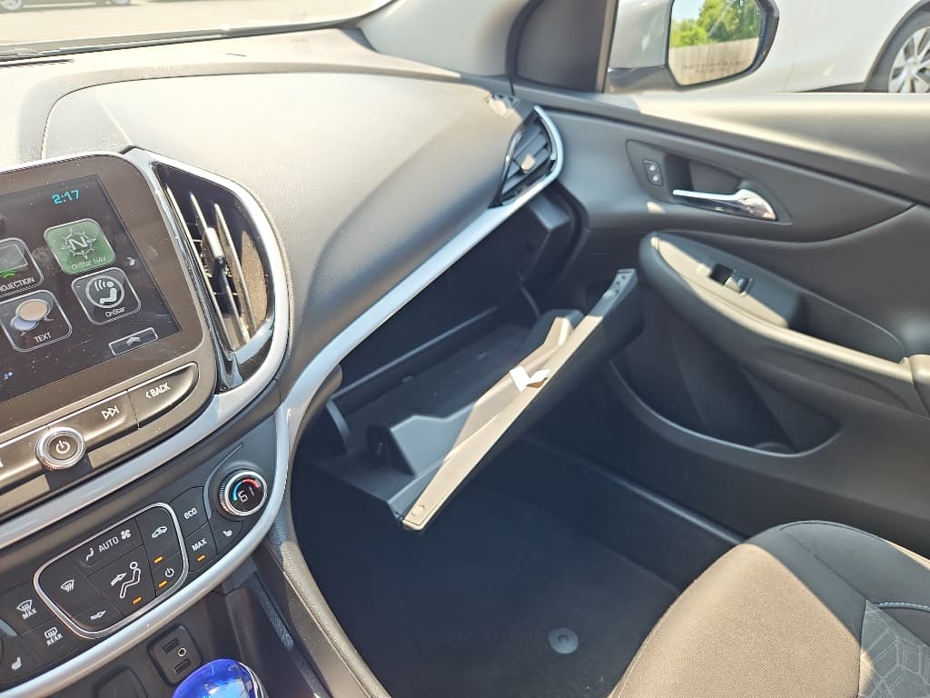 2018 Chevrolet Volt view 18