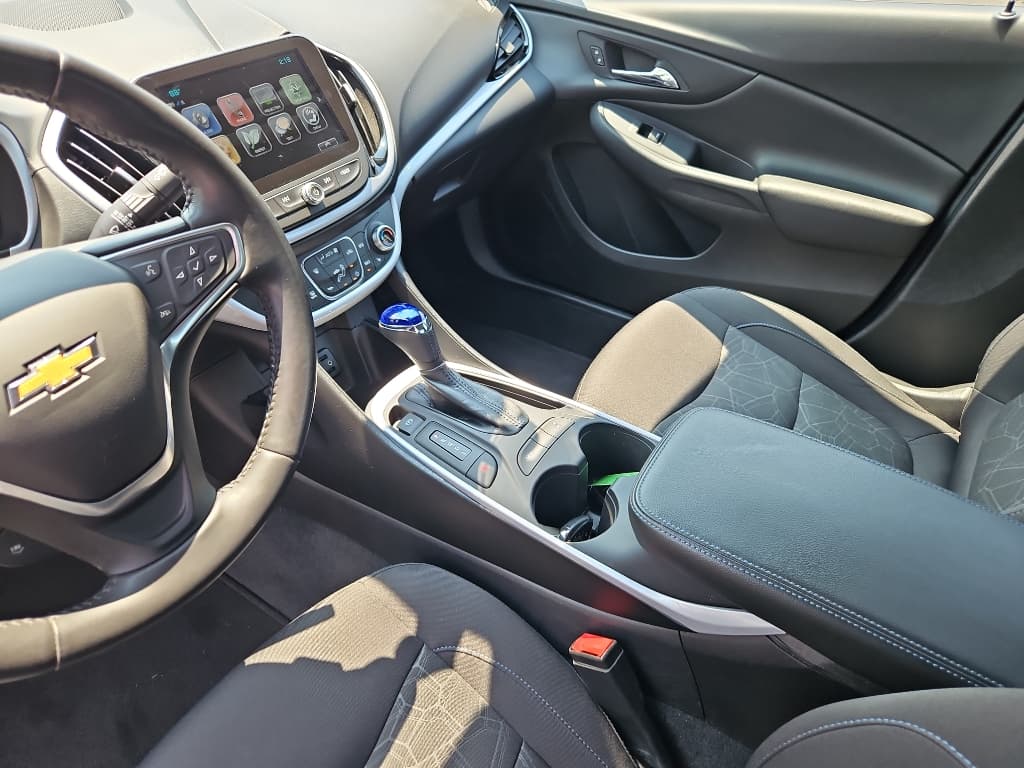 2018 Chevrolet Volt view 17