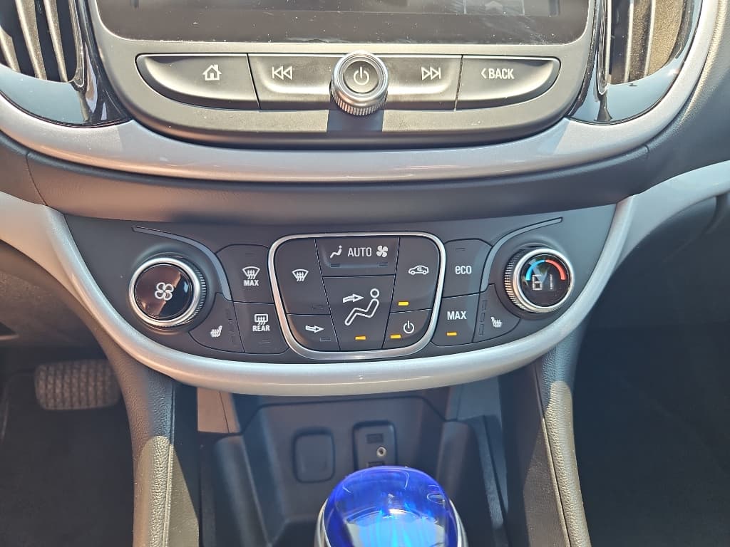 2018 Chevrolet Volt view 15