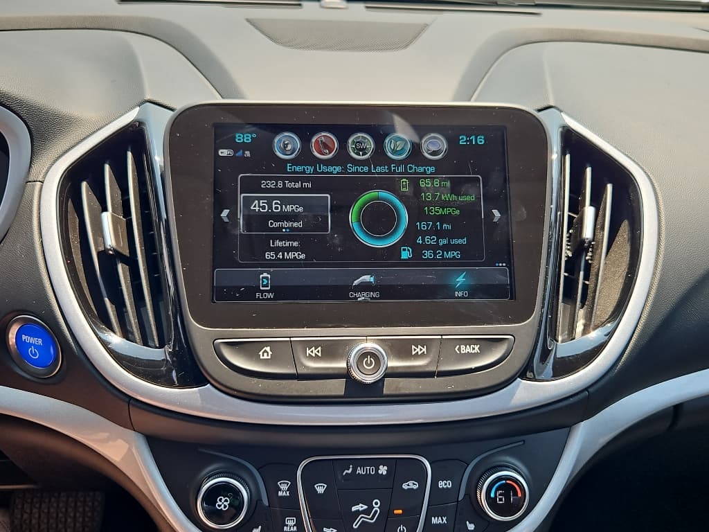 2018 Chevrolet Volt view 12