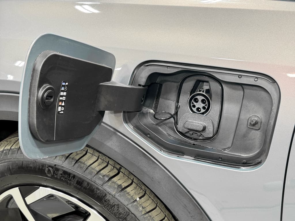 2025 Chevrolet Equinox EV view 5
