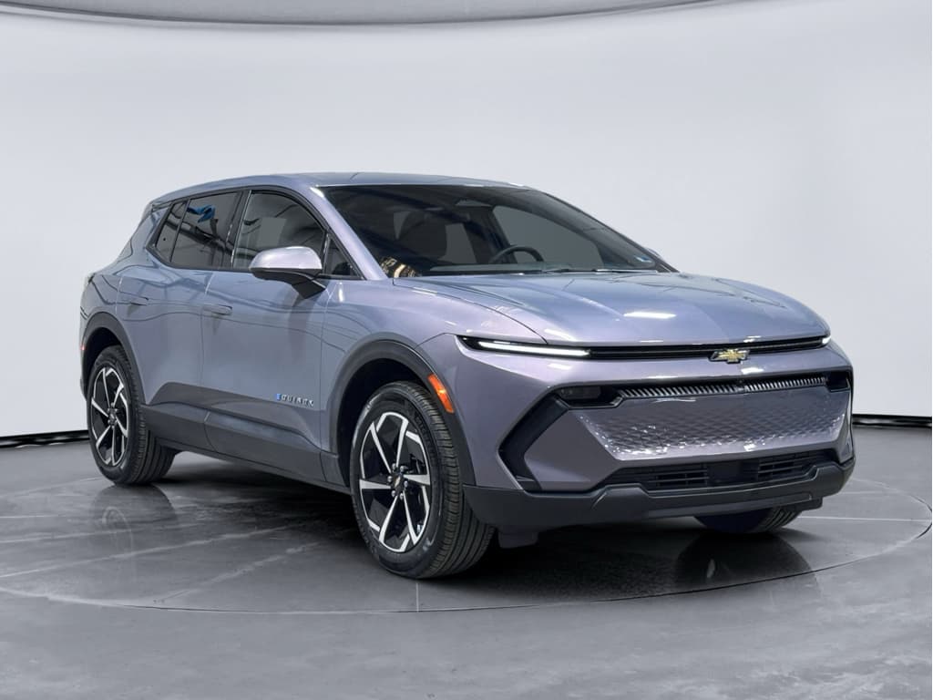 2025 Chevrolet Equinox EV view 4