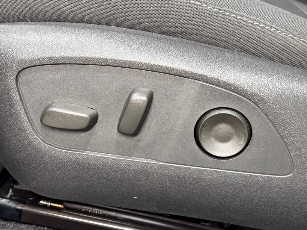 2025 Chevrolet Equinox EV view 7