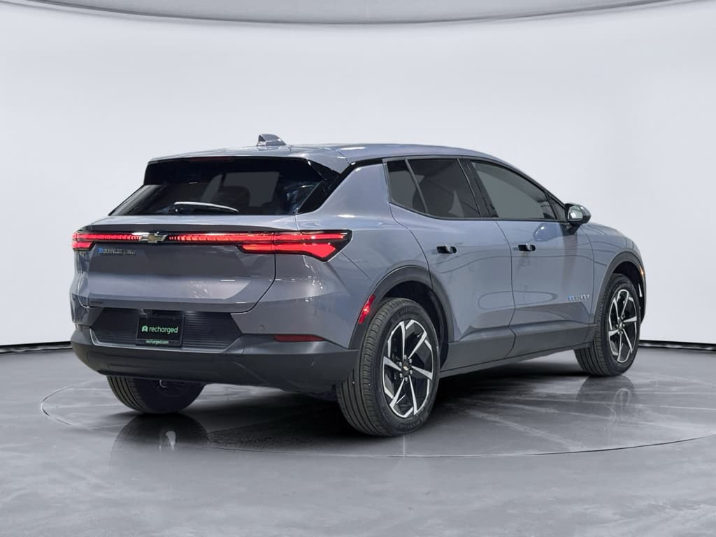 2025 Chevrolet Equinox EV view 3