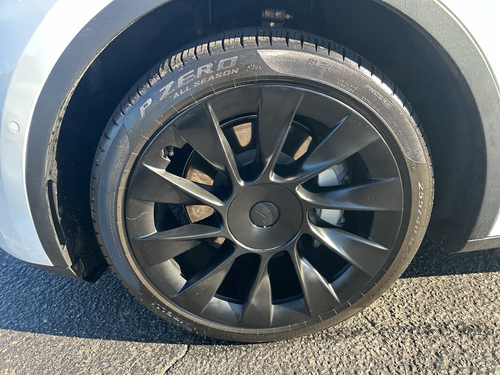 2021 Tesla Model Y view 27