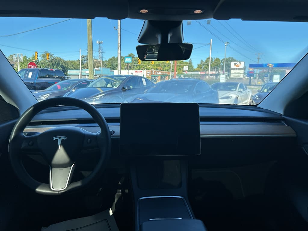 2021 Tesla Model Y view 13