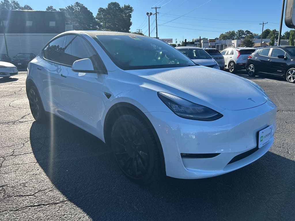2021 Tesla Model Y view 4