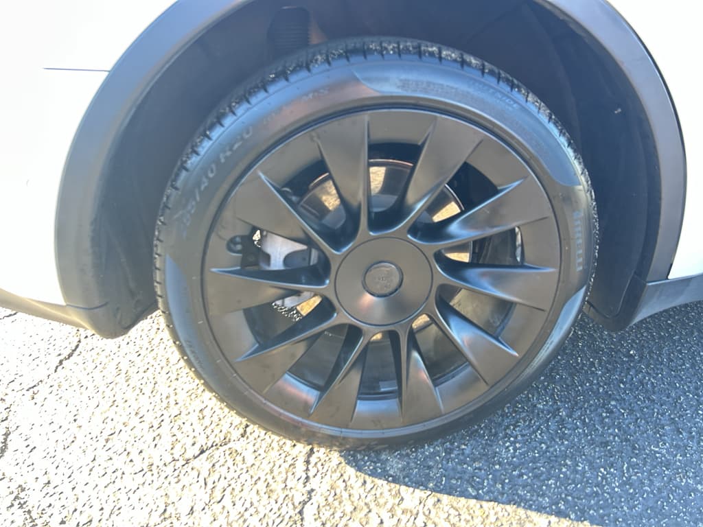 2021 Tesla Model Y view 23