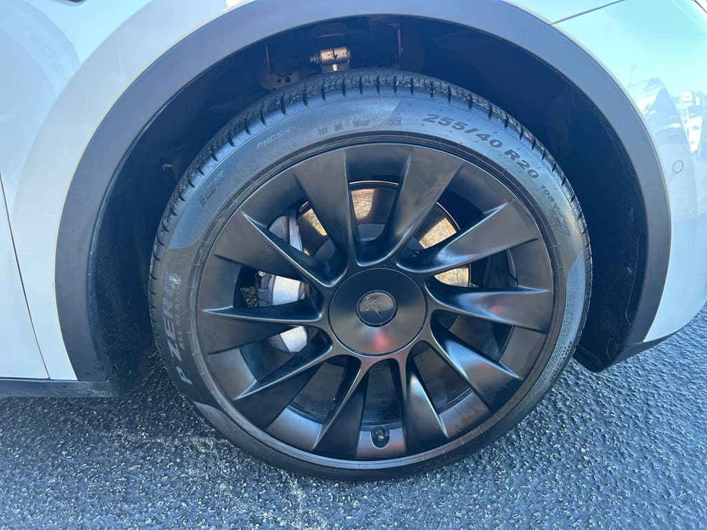 2021 Tesla Model Y view 25