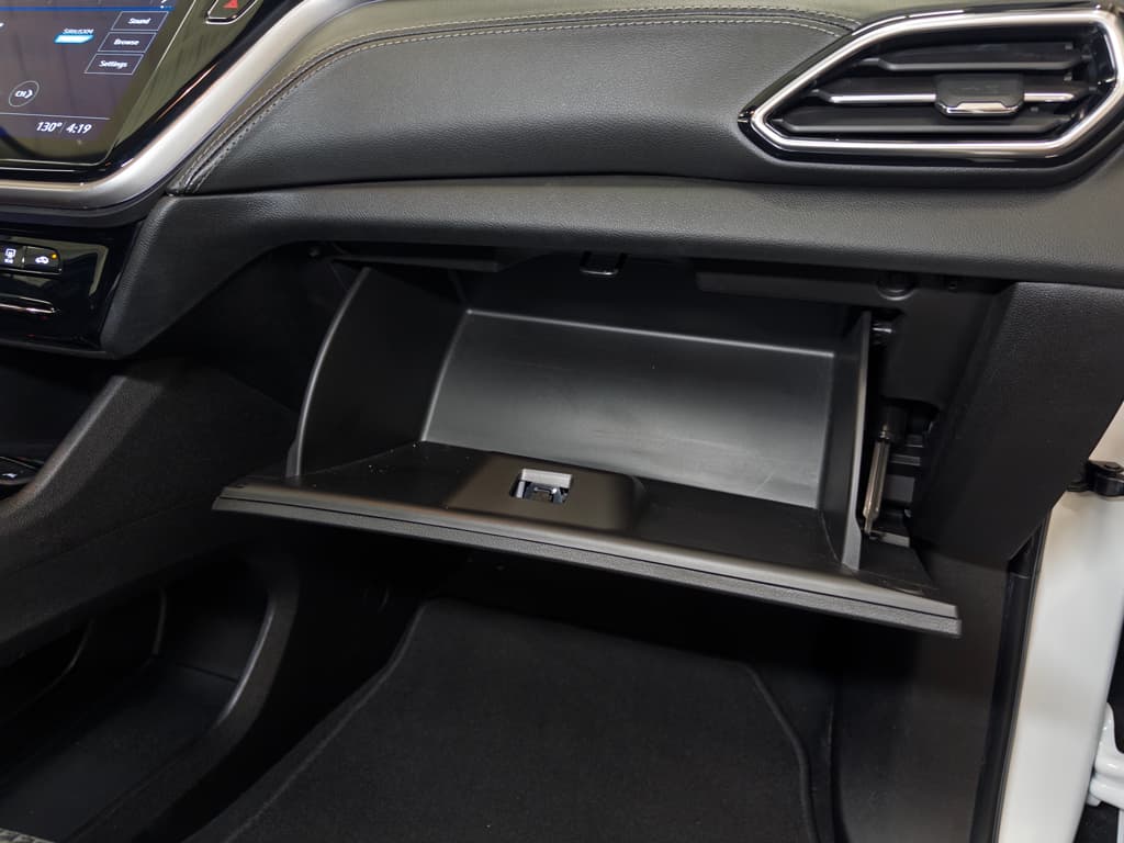 2023 Chevrolet Bolt EUV view 21