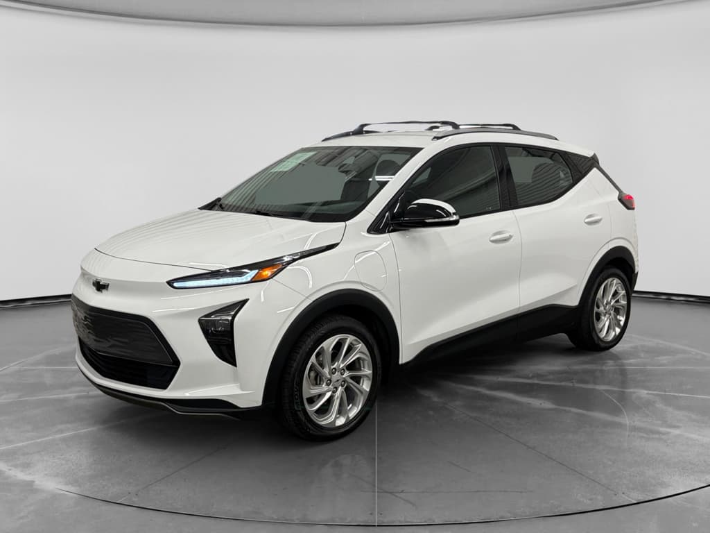 2023 Chevrolet Bolt EUV view 1
