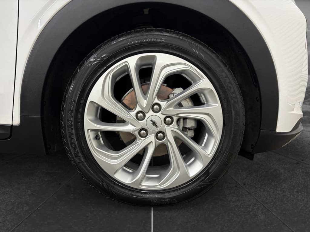 2023 Chevrolet Bolt EUV view 34