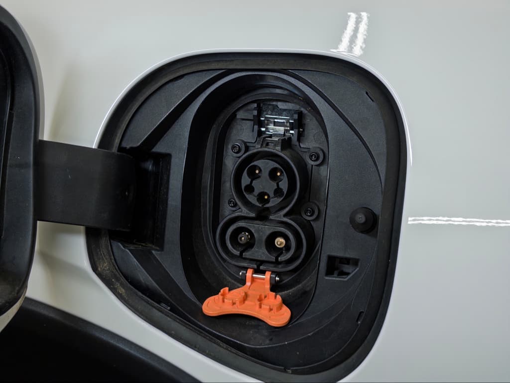 2023 Chevrolet Bolt EUV view 5