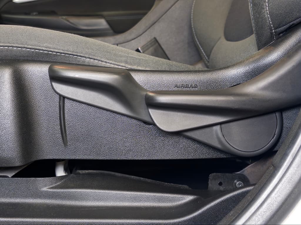 2023 Chevrolet Bolt EUV view 6