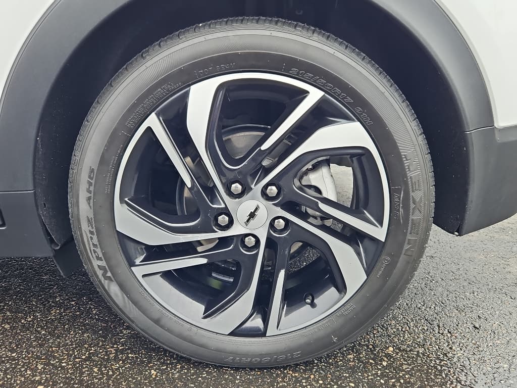 2023 Chevrolet Bolt EV view 27