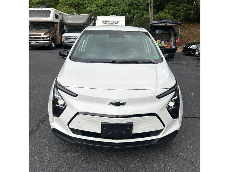 2023 Chevrolet Bolt EV view 8