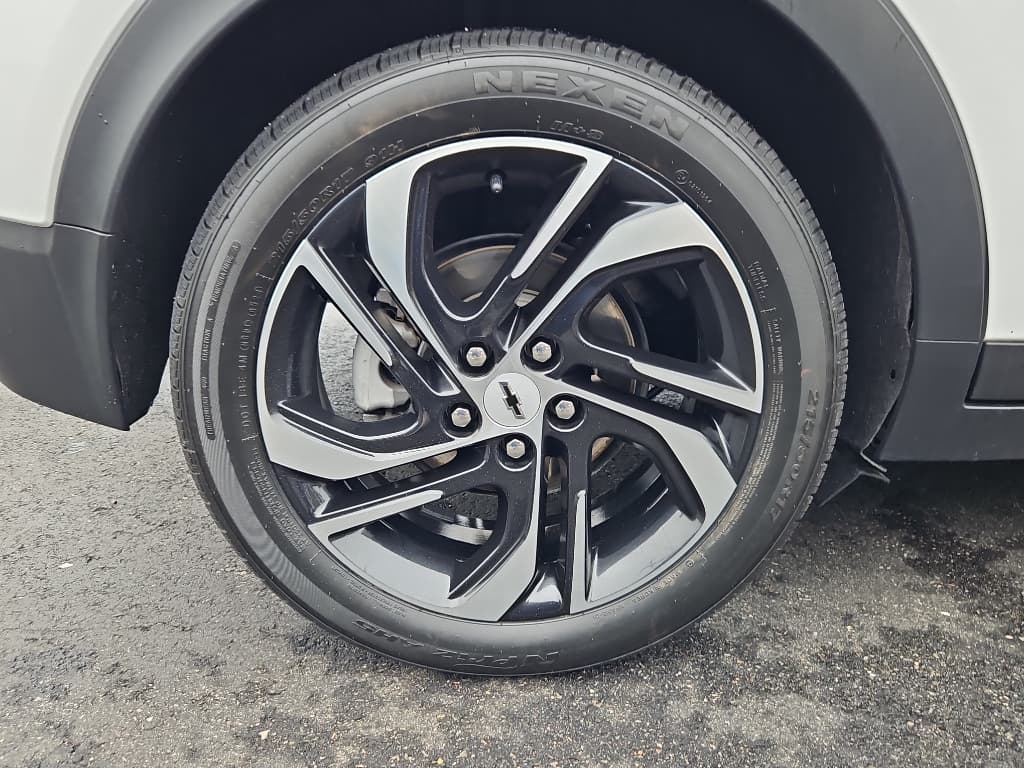 2023 Chevrolet Bolt EV view 29