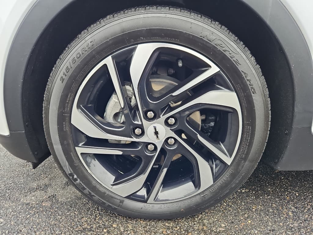 2023 Chevrolet Bolt EV view 25