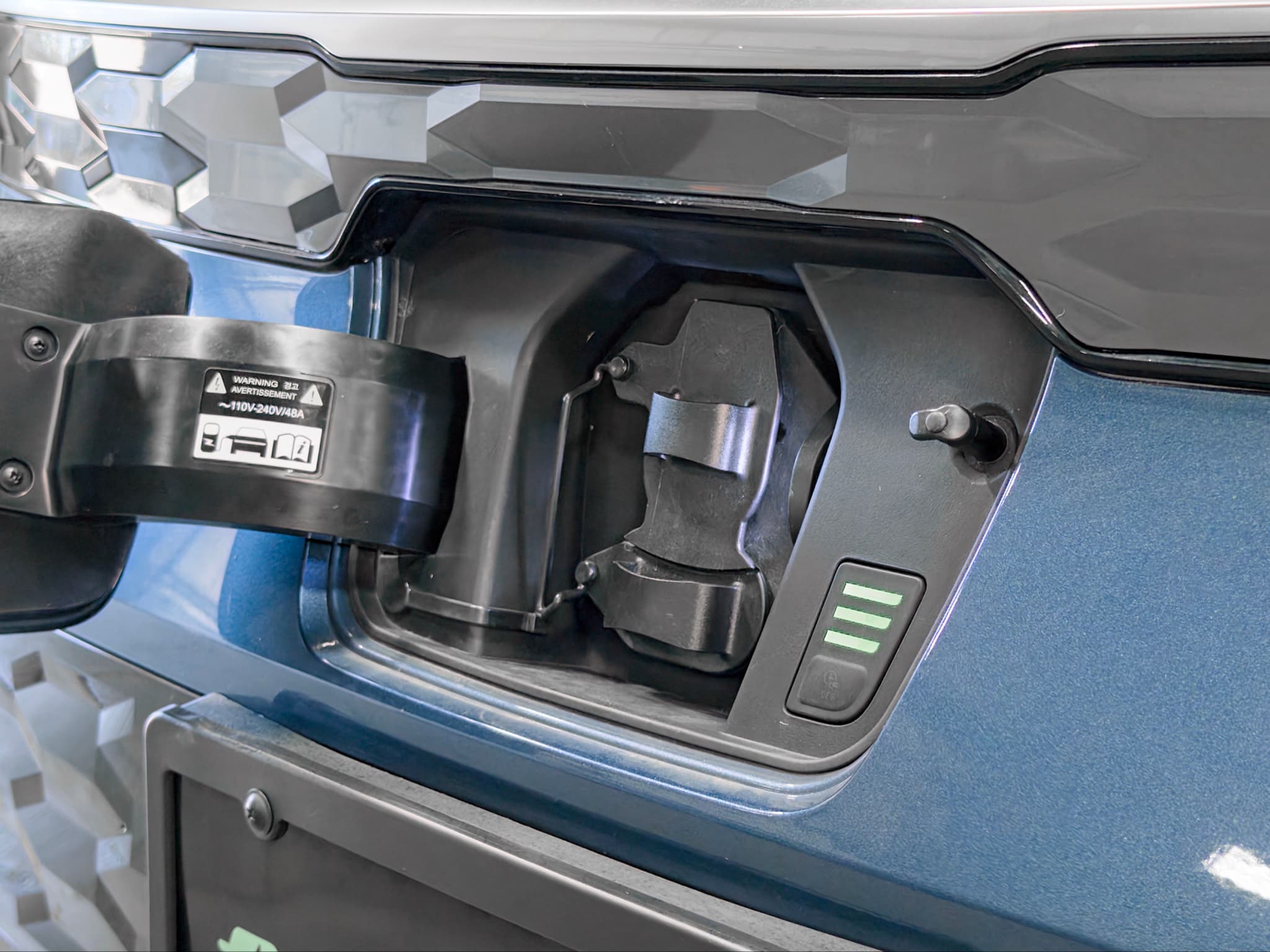 2025 Kia Niro EV view 5