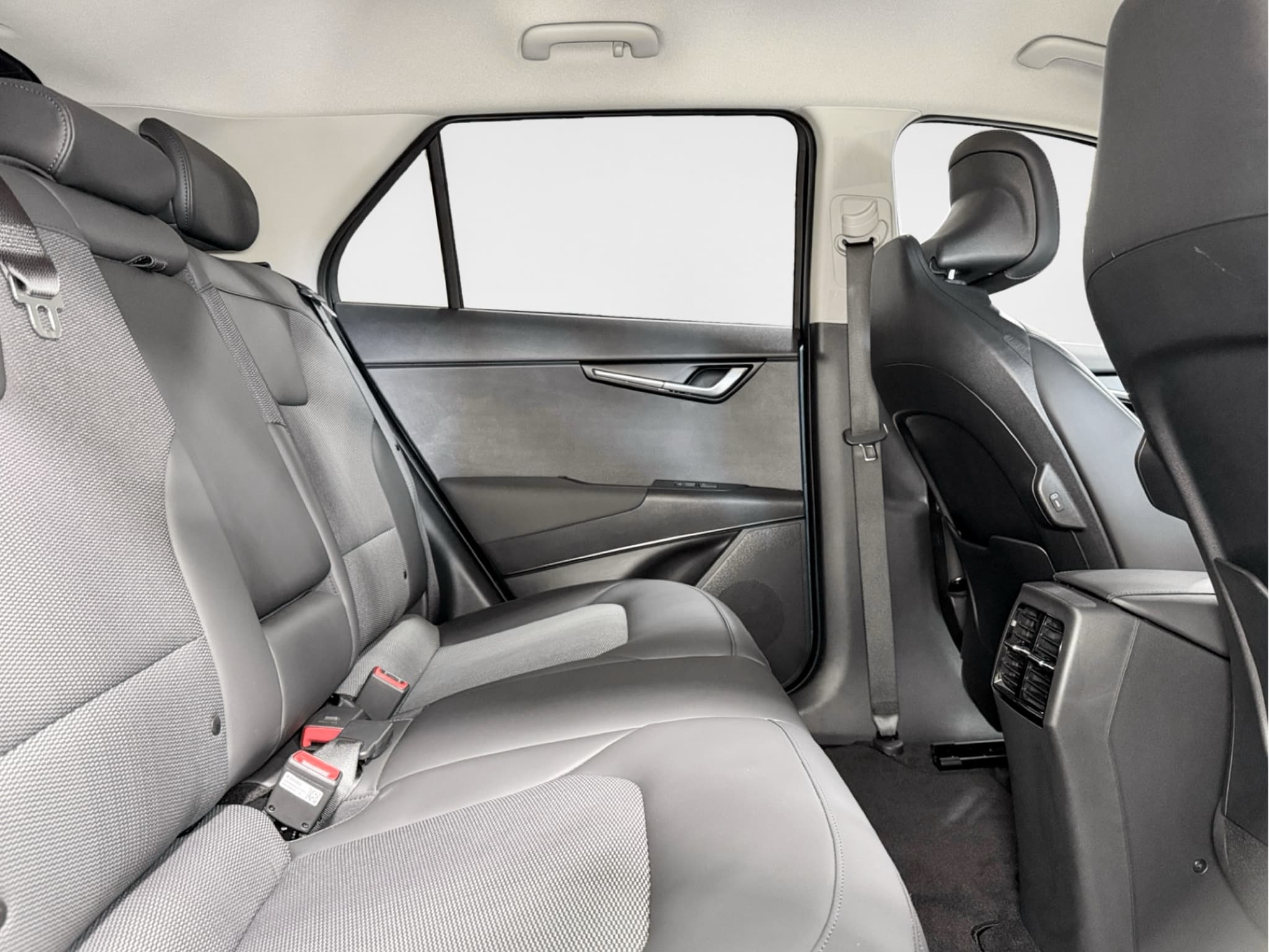 2025 Kia Niro EV view 22