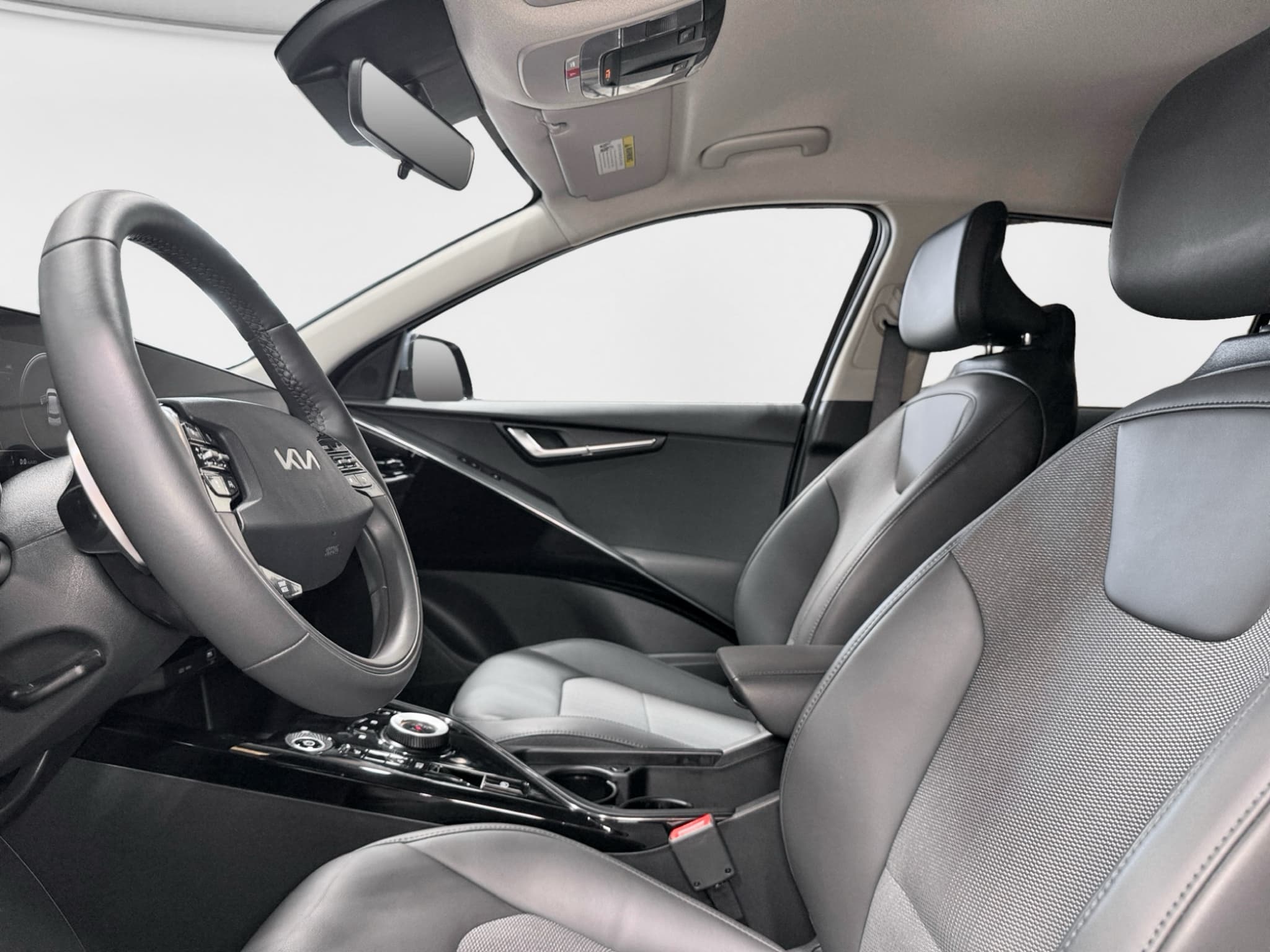 2025 Kia Niro EV view 17