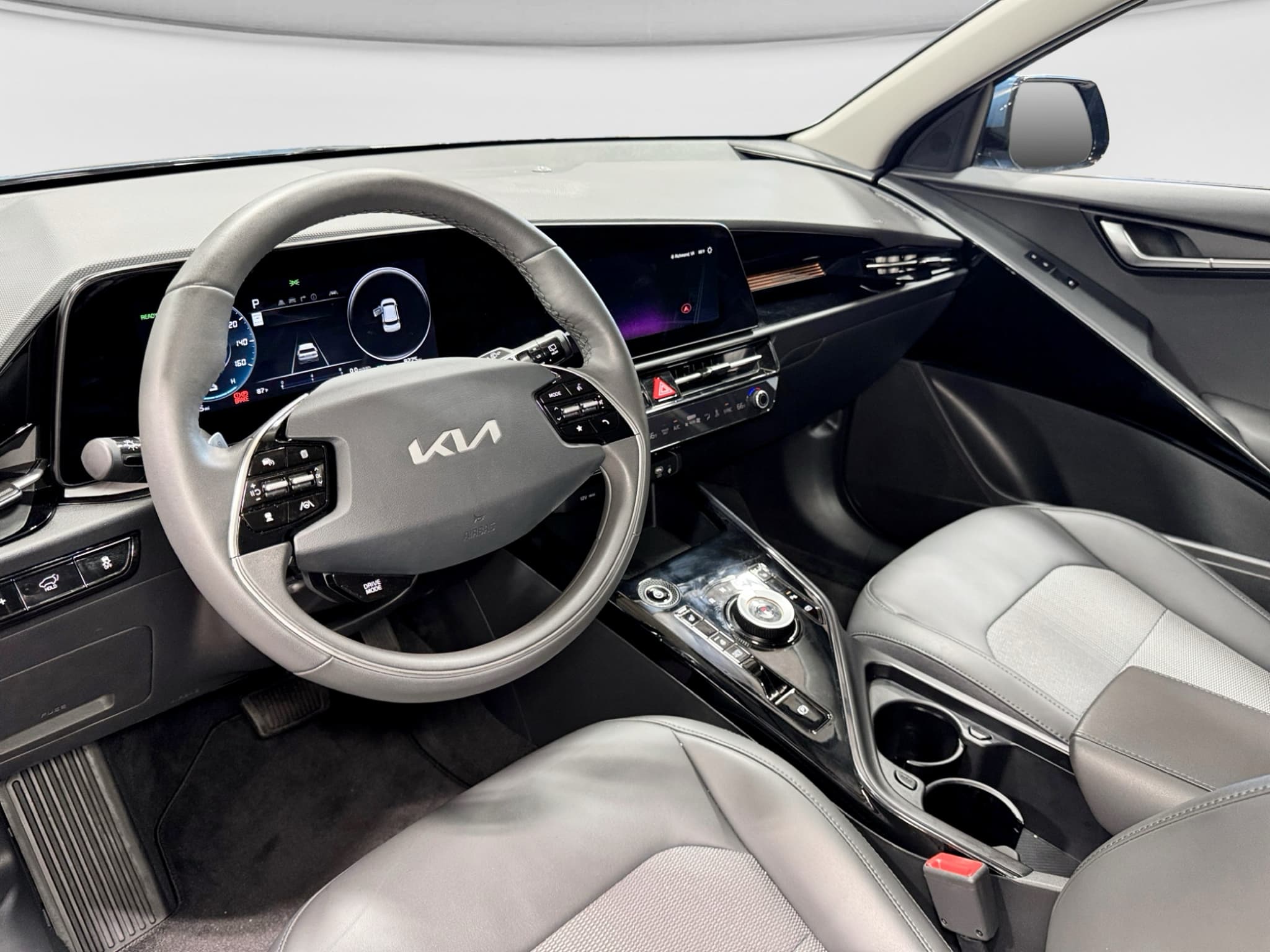 2025 Kia Niro EV view 18