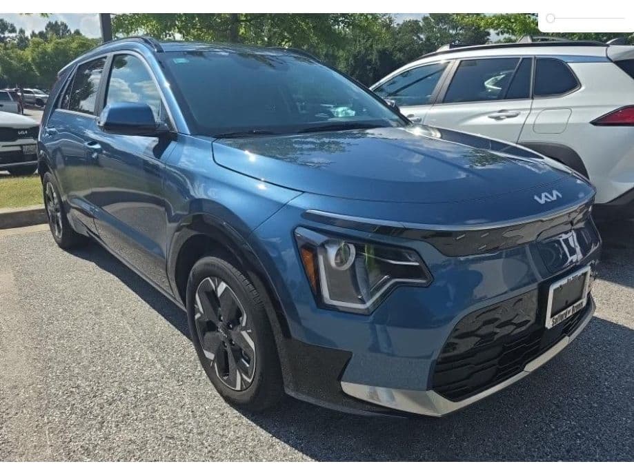 2025 Kia Niro EV view 4