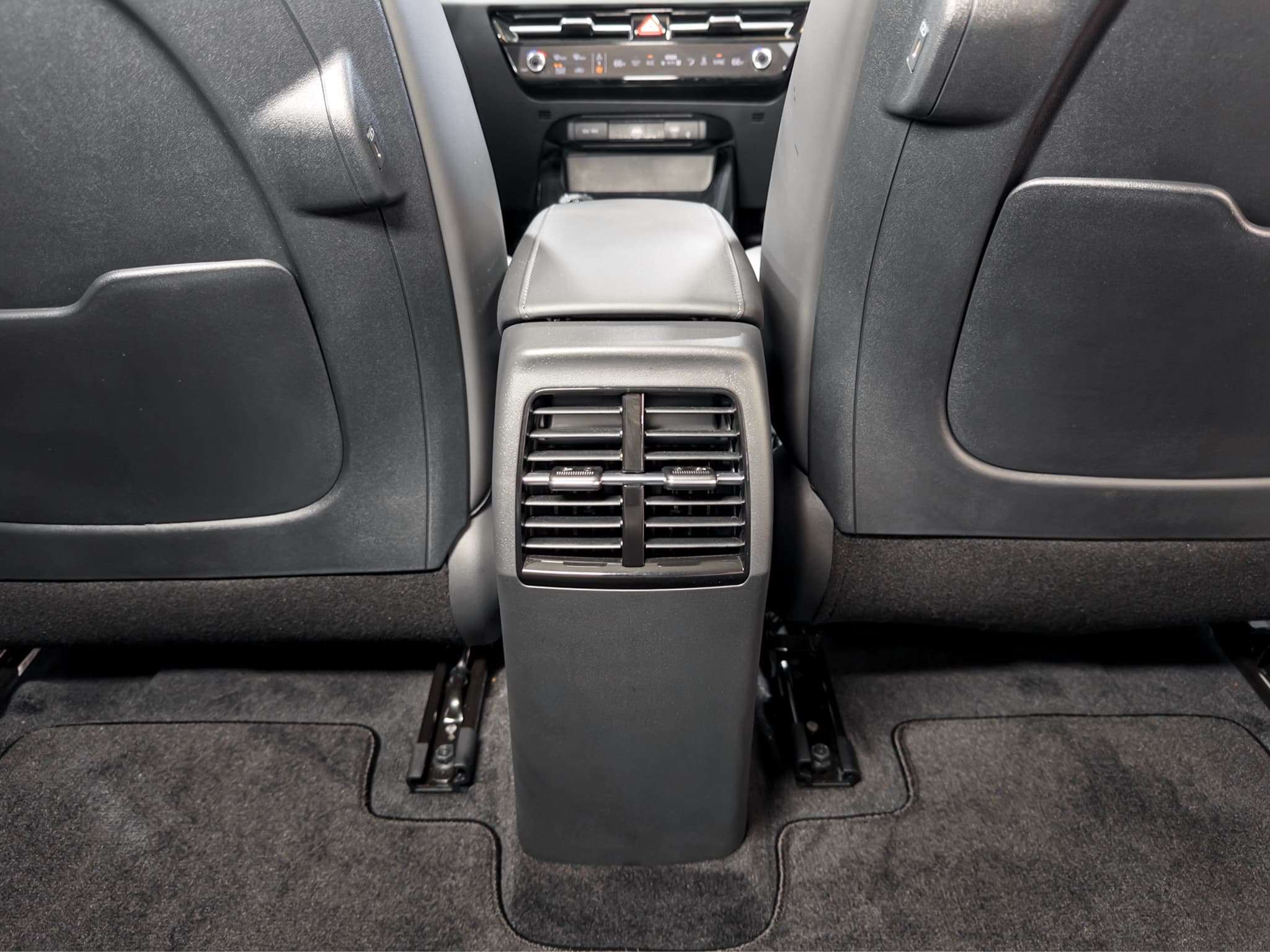 2025 Kia Niro EV view 21
