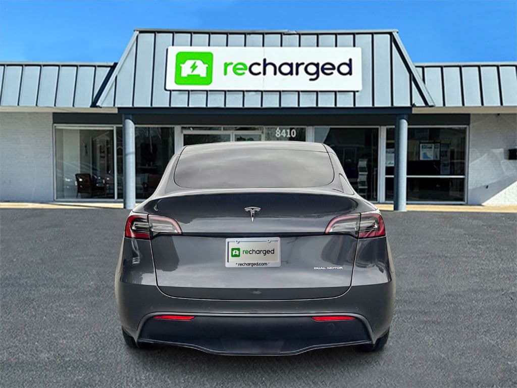 2021 Tesla Model Y view 5