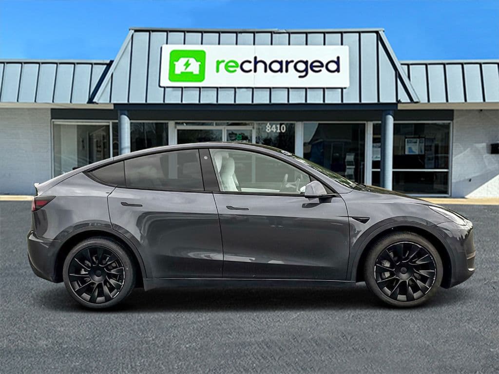 2021 Tesla Model Y view 8