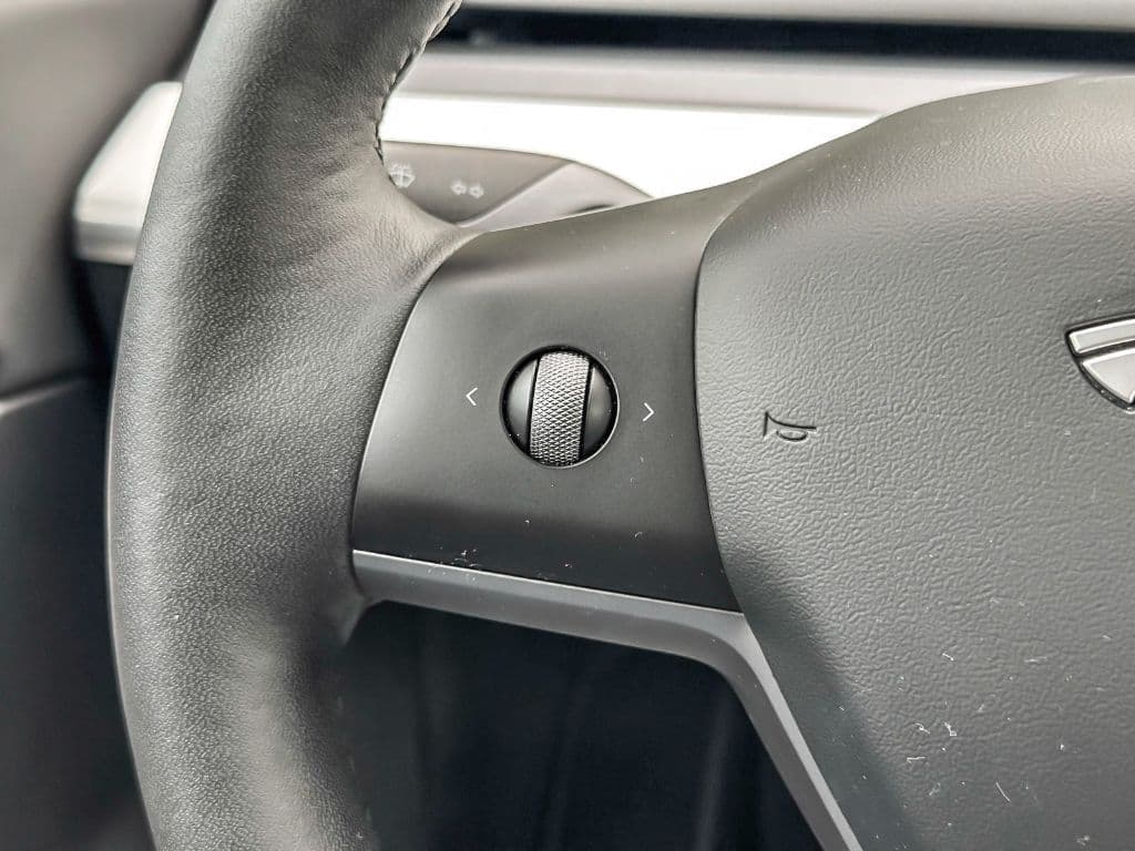 2021 Tesla Model Y view 14